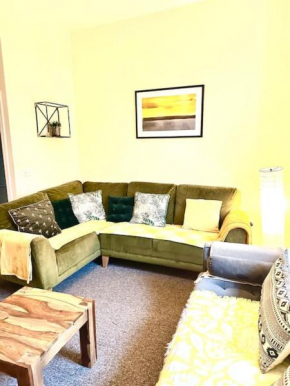 Relaxing Park View Apartment